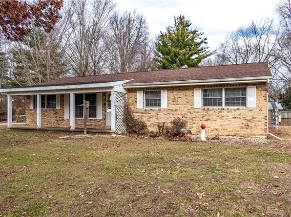 104 E Cedar St, Ashmore, IL 61912