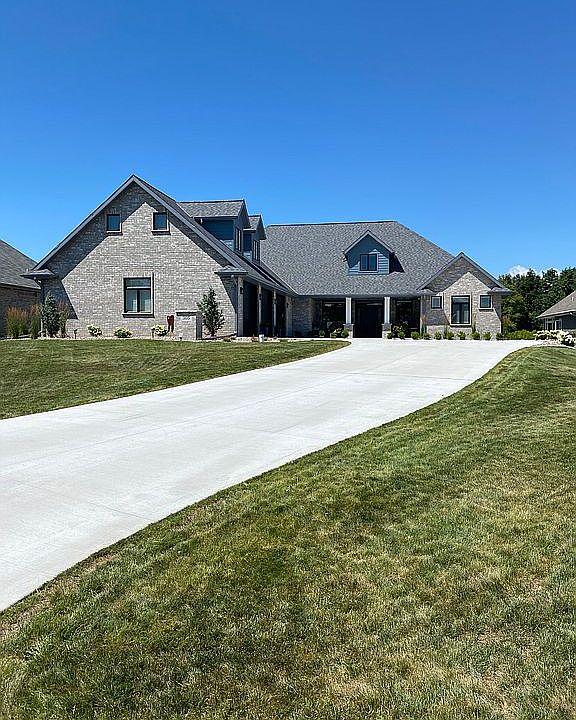 1st image of 305 Blue Sky Cir