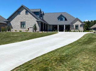 305 Blue Sky Cir, Green Bay, WI 54311