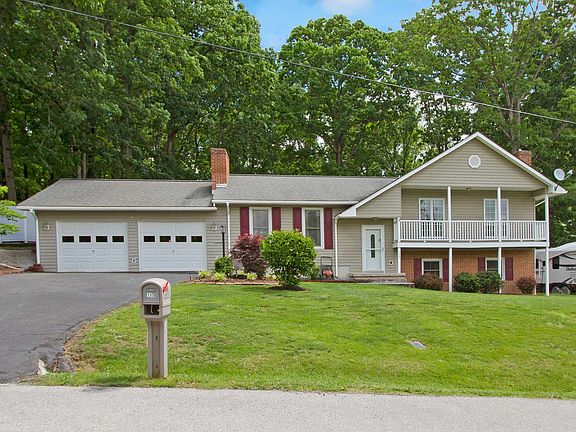4th image of 135 Woodland Dr