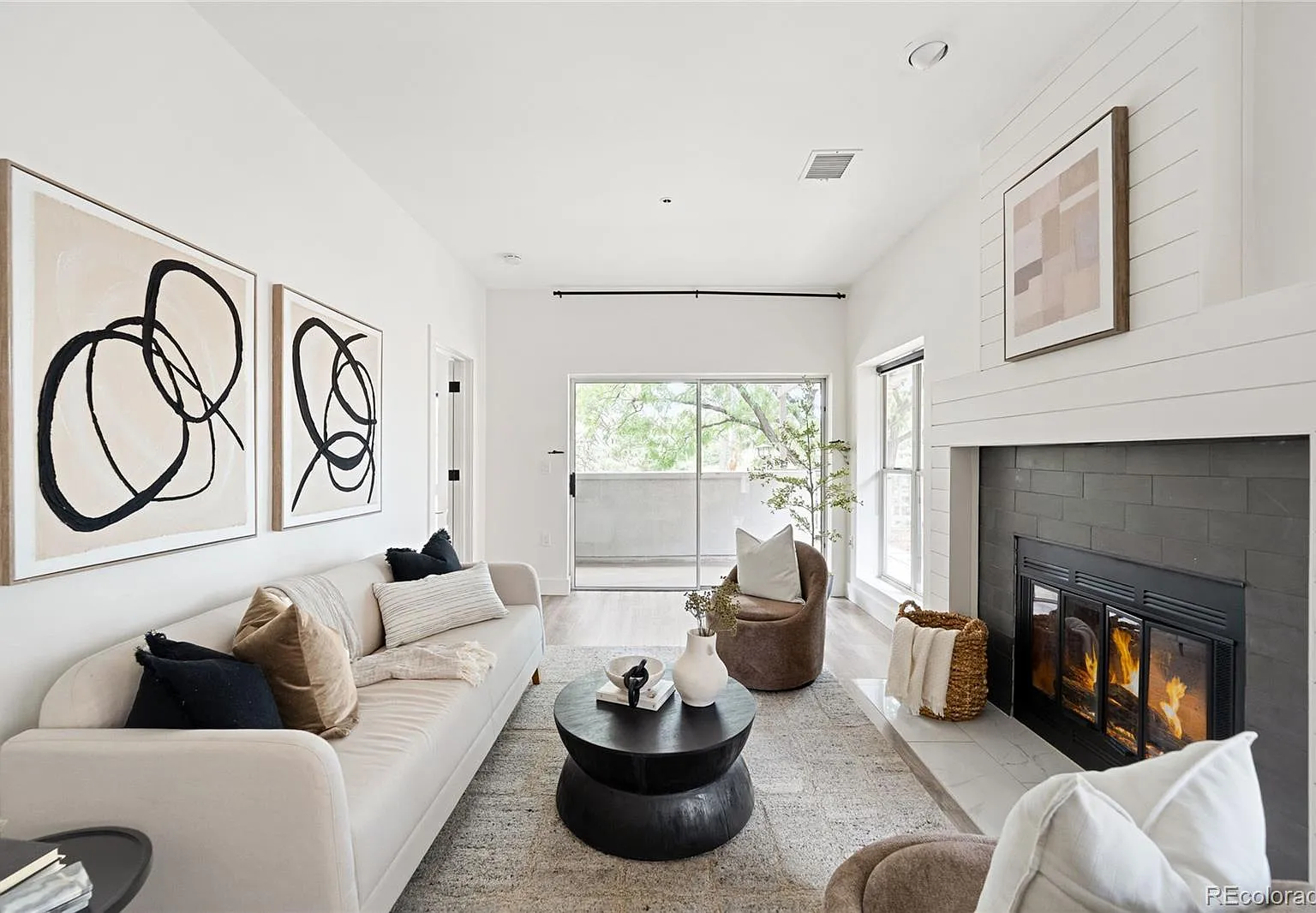 2 bed, 1.5 bath, 960 sqft, $3,200 — Photo 1