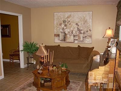4th image of 9150 Sue Circle NE