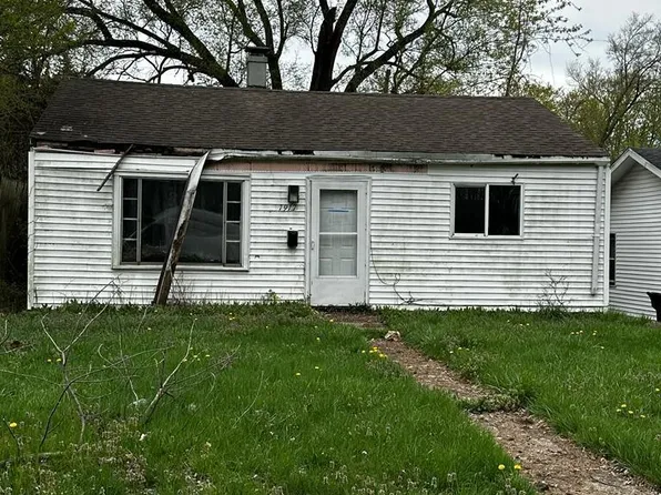 1917 Swygart Ave, South Bend, IN 46613