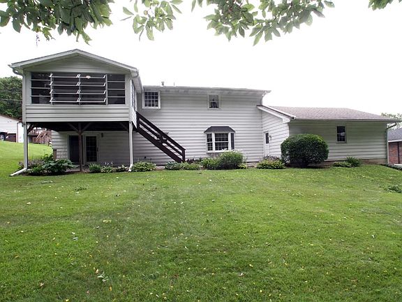 5th image of 19 Columbine Dr