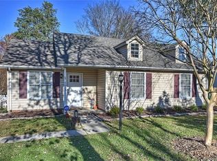 9613 Farmridge Ln, Matthews, NC 28105