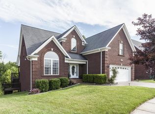 8609 Sanctuary Ln, Louisville, KY 40291