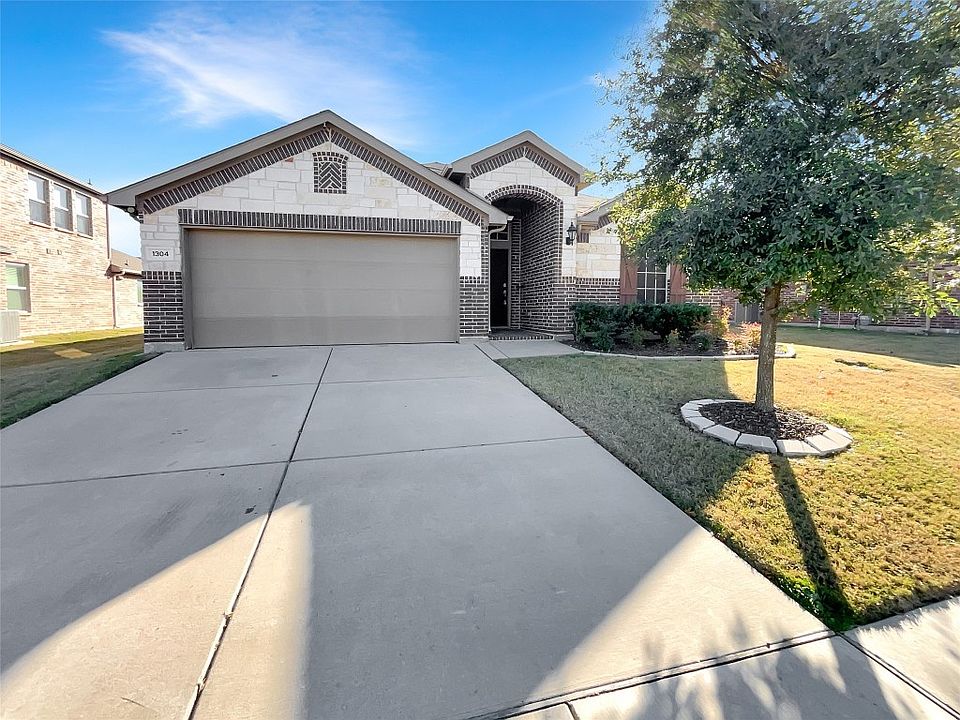 1304 Foxglove Ln, Burleson, TX 76028 Zillow