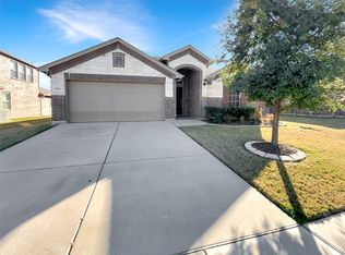 1304 Foxglove Ln, Burleson, TX 76028