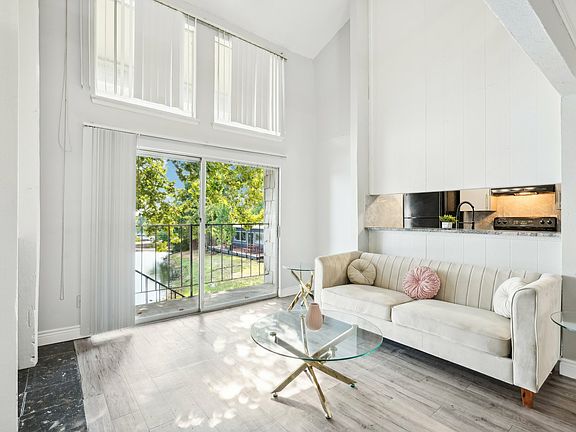 3rd image of 5560 N Portland Ave #207