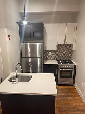 Rented by Aron Fried, LREB | media 2