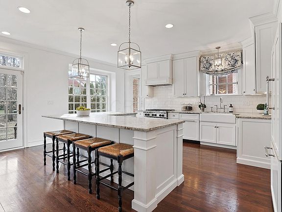 3rd image of 7595 Ogden Woods Blvd