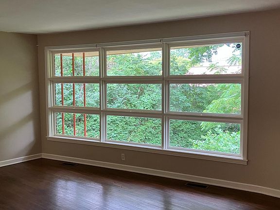 2nd image of 2818 Hillside Dr