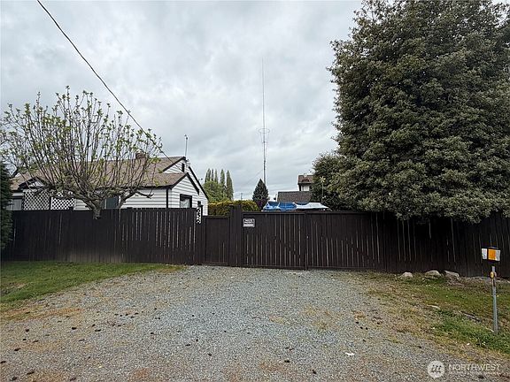 4th image of 656 SW 149th St