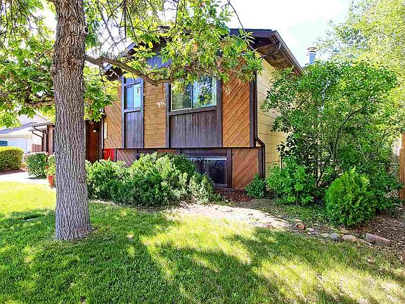 3rd image of 2747 1/2 Parkwood Dr