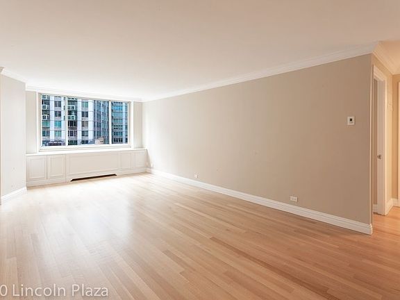 4th image of 30 W 63rd St APT 7L