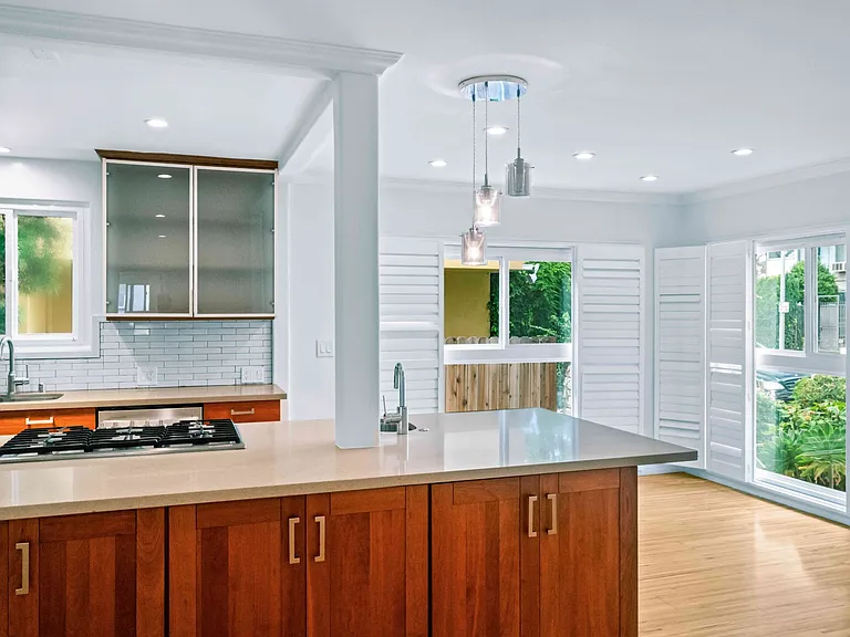 332 S Rexford Dr — Photo 14