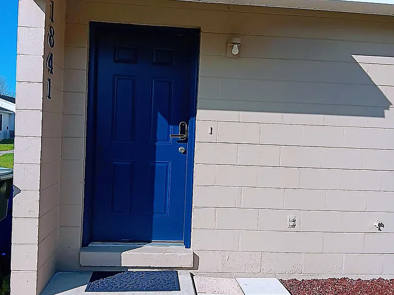 1841 Crystal Grove Dr — Photo 11