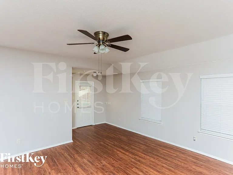 1221 Koto Wood Dr — Photo 2