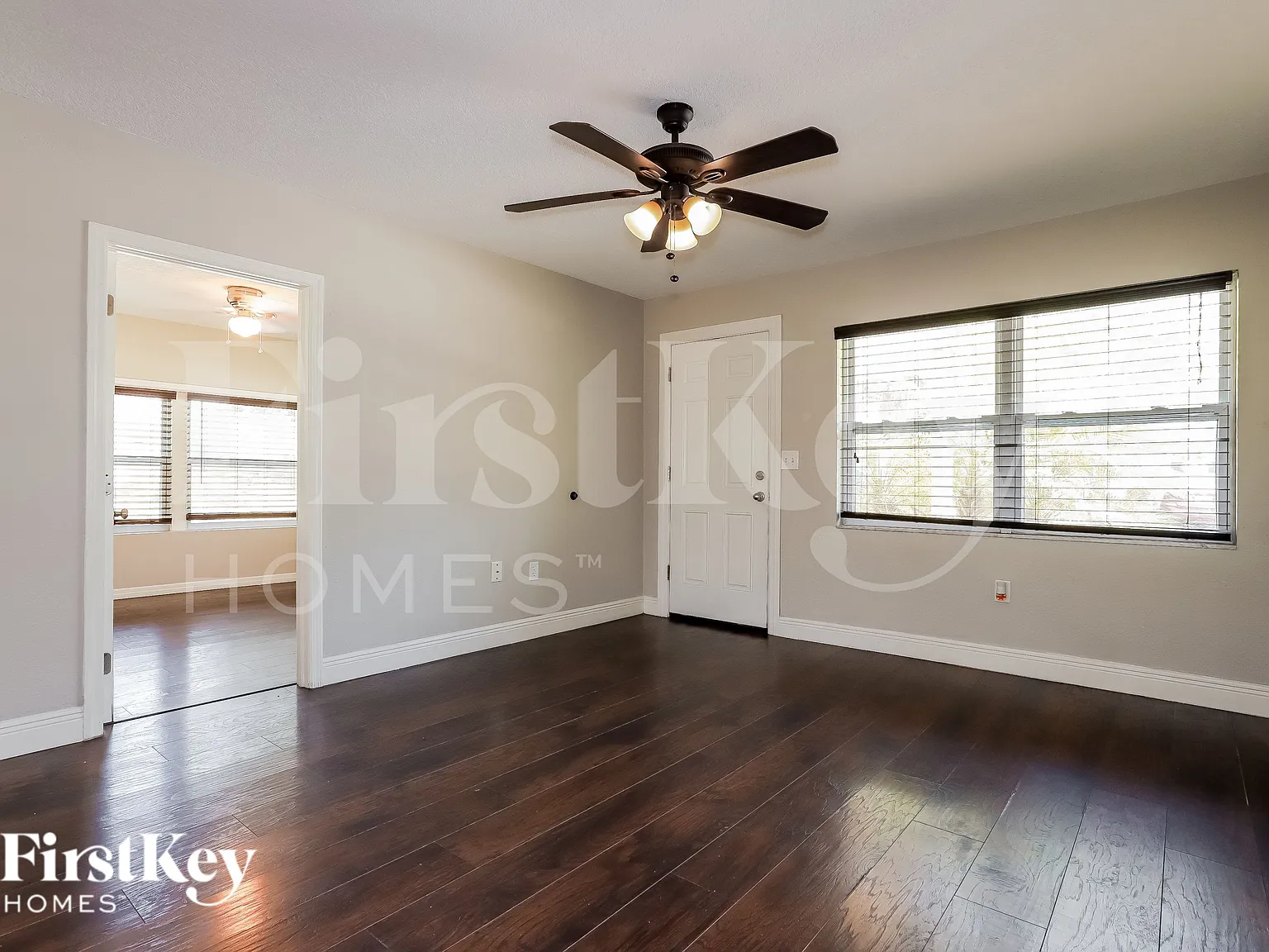 3 bed, 2.0 bath, 1128 sqft, $1,680 — Photo 3