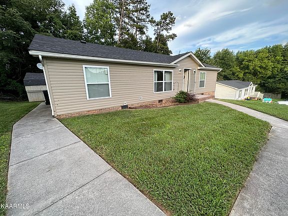 2nd image of 2912 Meghans Ln