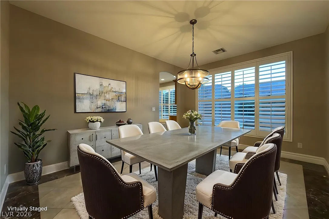 4 bed, 3.5 bath, 3976 sqft, $4,500 — Photo 2