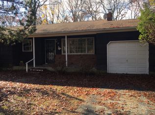 109 Timber Dr, Calverton, NY 11933
