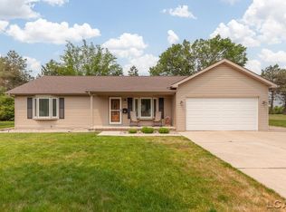 1055 Strawberry St, Dundee, MI 48131