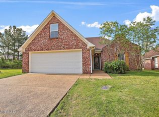 121 River Ridge Ct, Pearl, MS 39208