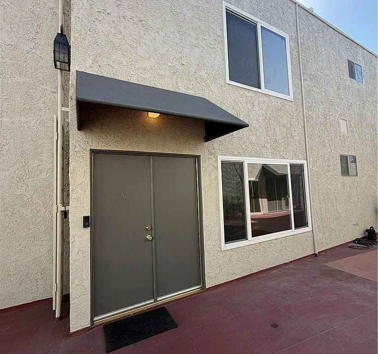 4216 Ethel Studio Ctr