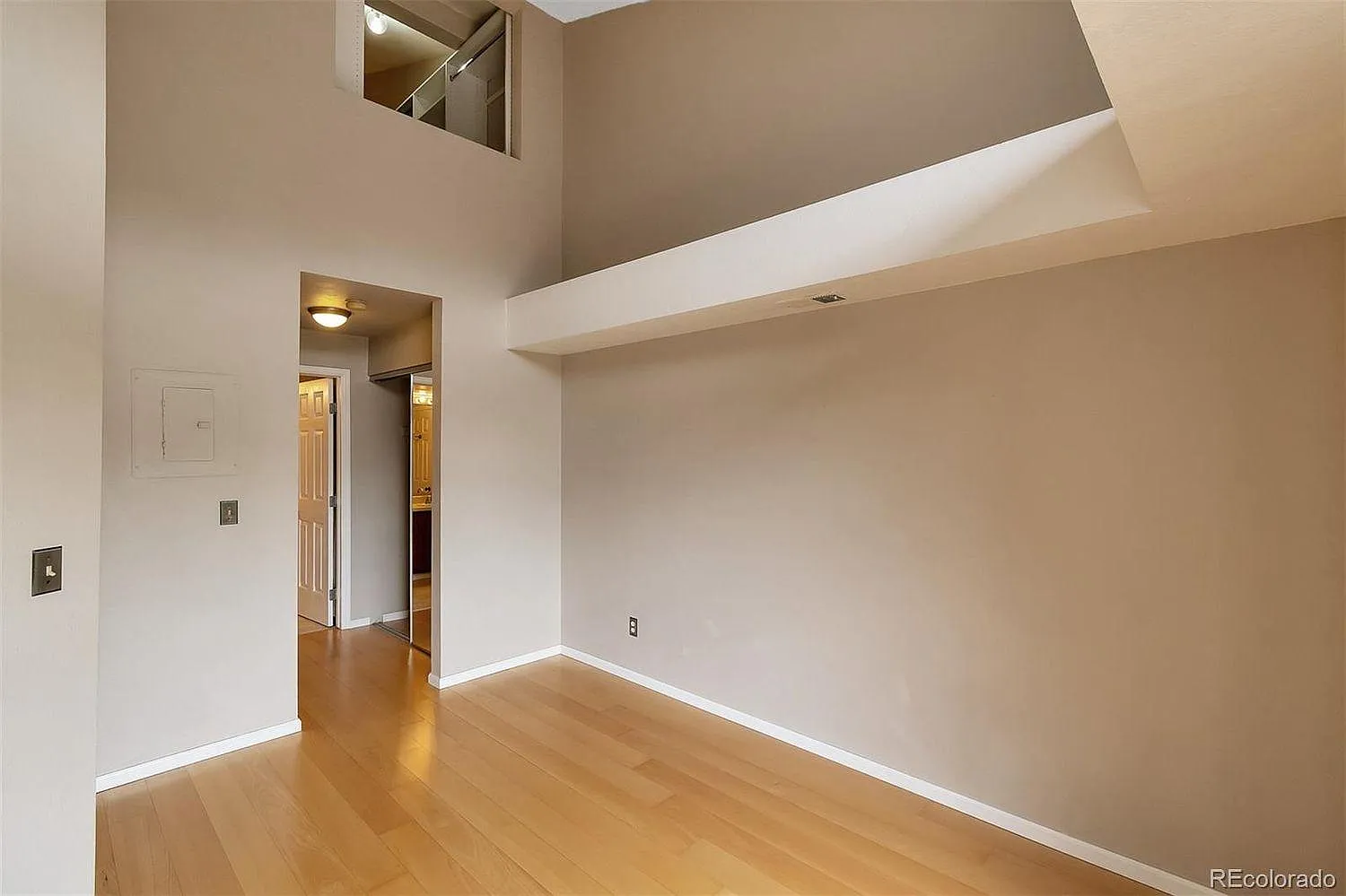 2575 S Syracuse Way — Photo 4