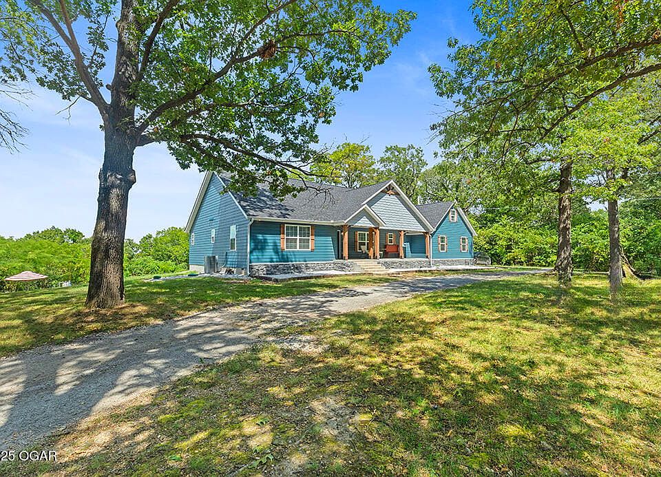 121 Forest Drive