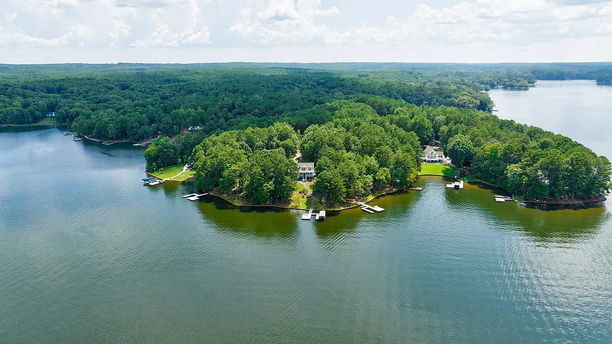 Building Photo - 431 E River Bend Dr