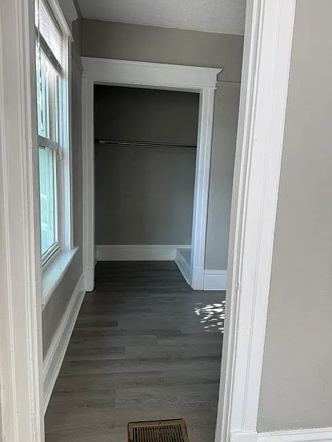 3 bed, 900 sqft, $1,250 — Photo 2