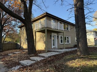 1553 N 116th St, Wauwatosa, WI 53226