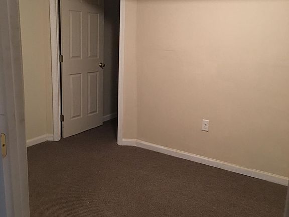 4th image of 10 Locust Ave APT E3