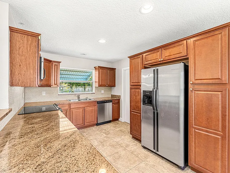 406 N Neptune Dr — Photo 7