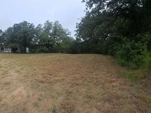 5800 Arrowhead Dr, Granbury, TX 76048