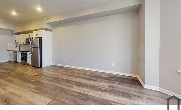 5th image of 2217 N 33rd St Floor 2