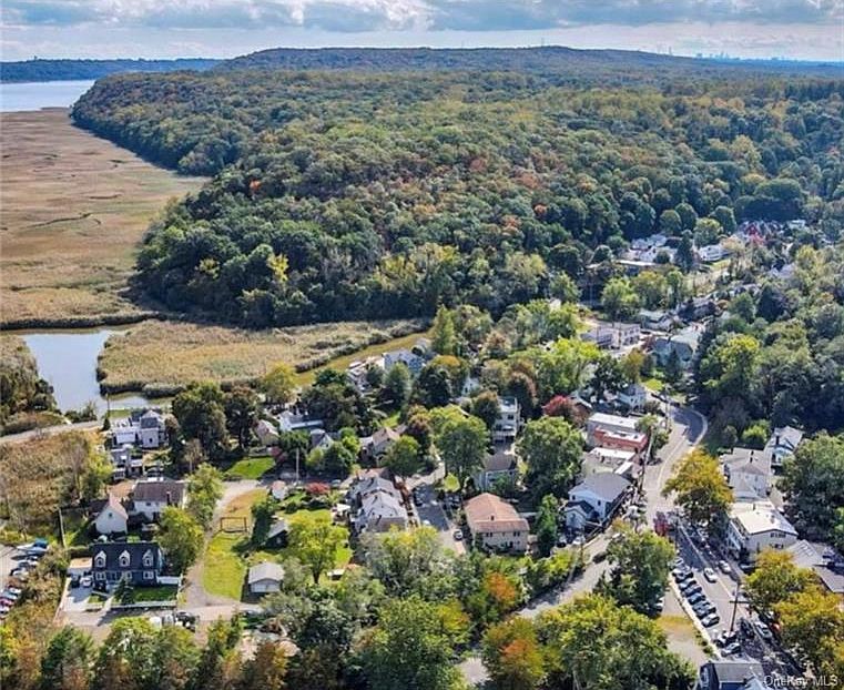 2nd image of Paradise Ave