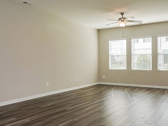 5th image of 544 Landing View Dr