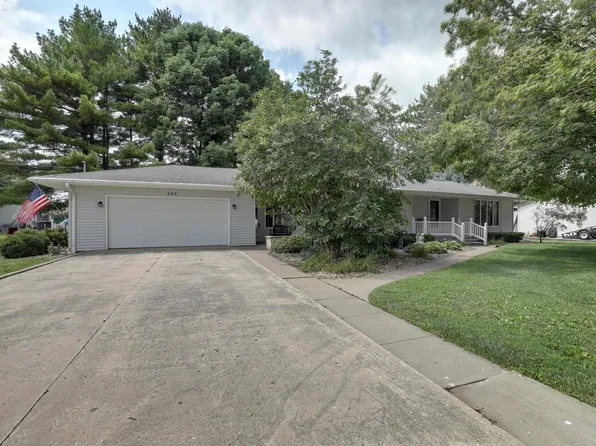 203 Quincy St, Golden, IL 62339