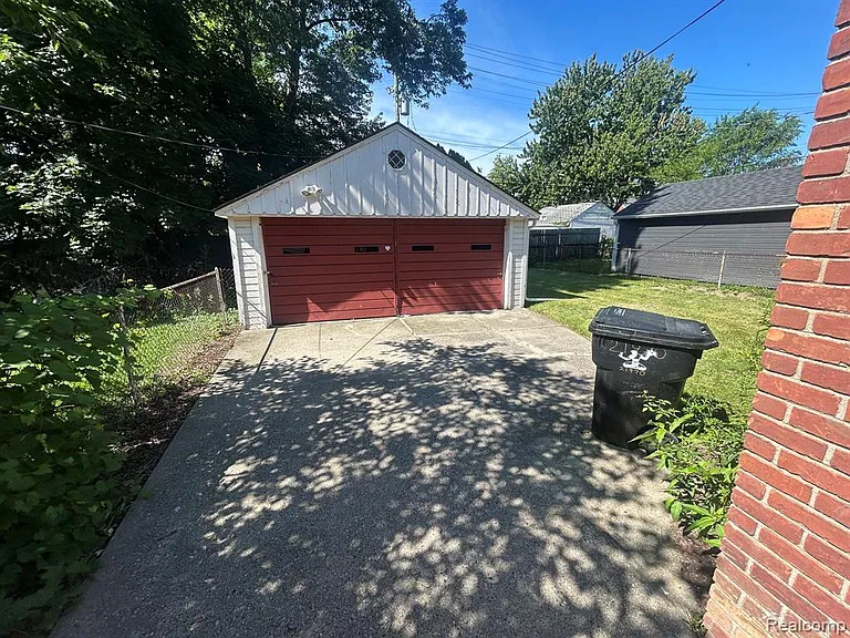 21970 Moross Rd — Photo 19