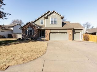 904 E Hawthorne Dr, Derby, KS 67037