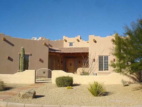 Front Courtyard & Entry
