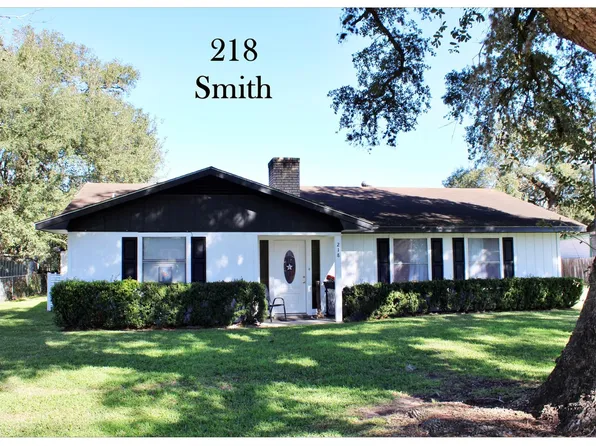 218 Smith St, Columbus, TX 78934