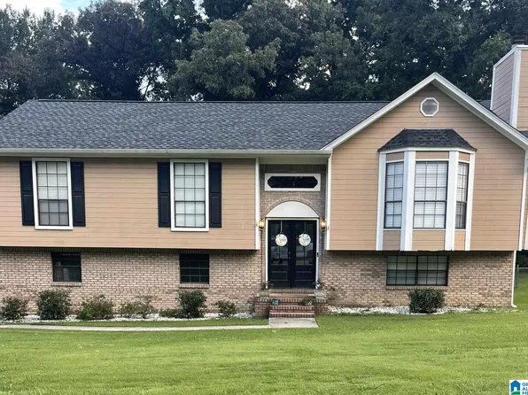 445 Southern Hills Dr, Calera, AL 35040