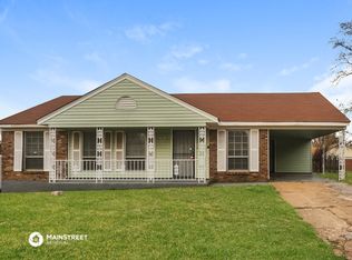 2812 Lake Park Rd, Memphis, TN 38127
