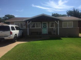 830 S 23rd St, Slaton, TX 79364