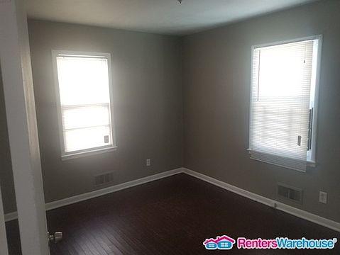 4th image of 8110 Wayne Ave
