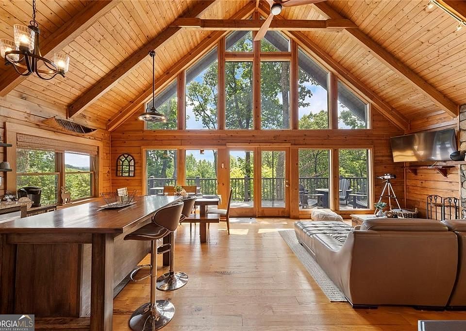 1st image of 2025 Quail Cove Dr